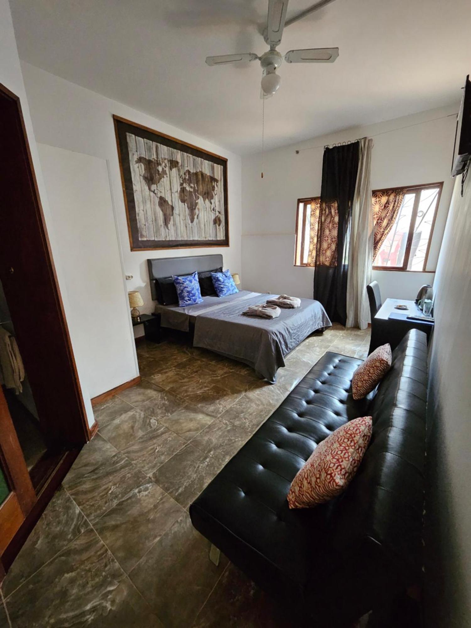 Blue Eagle Guesthouse - Casa De Hospedes 산타 마리아 외부 사진